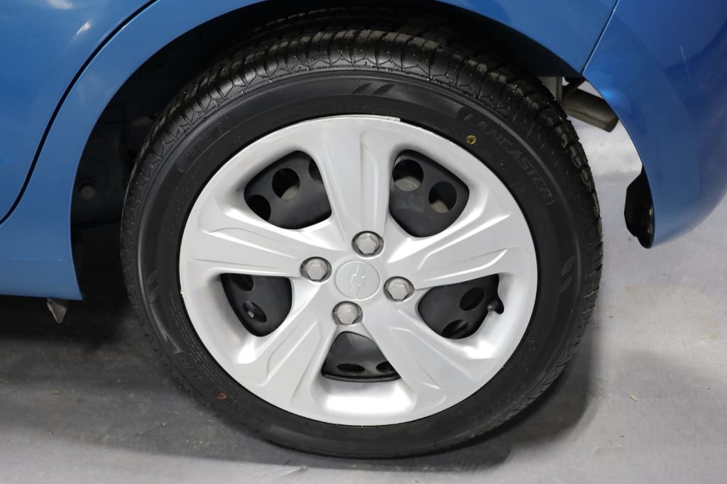 Used 2020 Chevrolet Spark LS FWD image 29