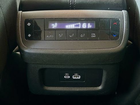 Used 2025 Nissan Pathfinder SV FWD image 23