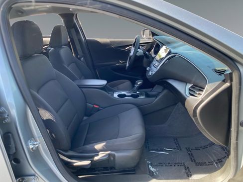 Used 2025 Chevrolet Malibu LS FWD image 15
