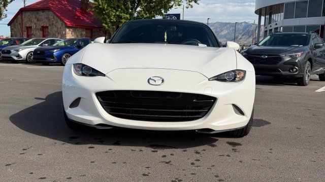 Used 2023 MAZDA MX-5 Miata Grand Touring RWD image 10