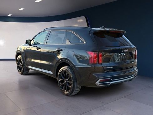 Certified 2023 Kia Sorento SX image 3