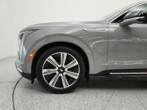 Used 2026 Cadillac Escalade IQ Luxury 2 w/ LPO, Premium Carpet Package AWD/4WD image 30