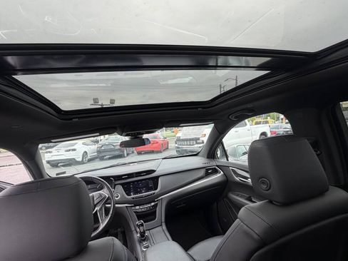 Used 2020 Cadillac XT5 Premium Luxury AWD/4WD image 16