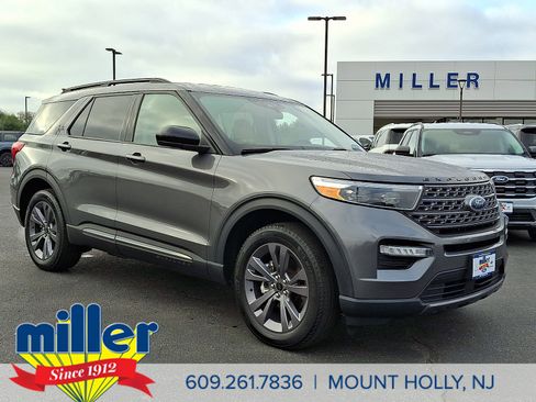 Certified 2023 Ford Explorer XLT w/ Equipment Group 202A image 1