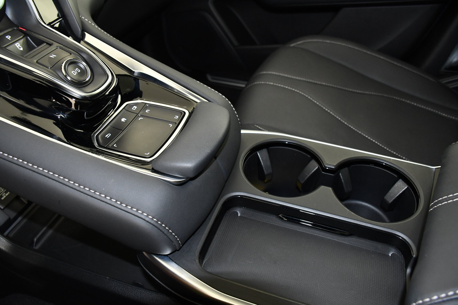 Used 2025 Acura RDX SH-AWD image 30