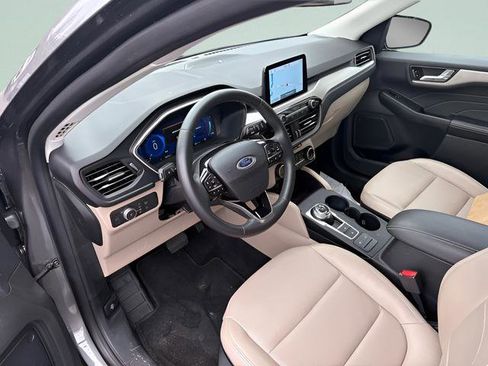 Used 2022 Ford Escape SEL w/ Technology Package AWD/4WD image 4