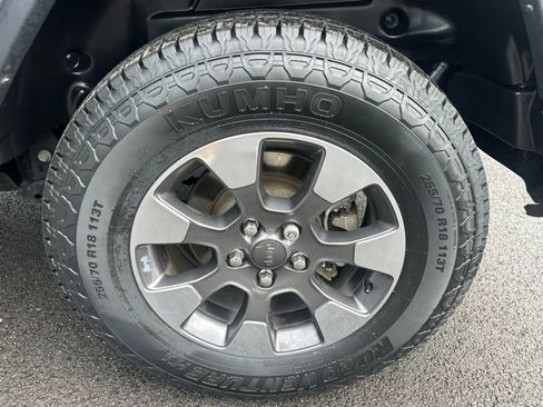 Used 2020 Jeep Wrangler Unlimited Sahara AWD/4WD image 34