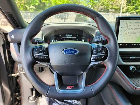 Certified 2025 Ford Explorer ST AWD/4WD image 31