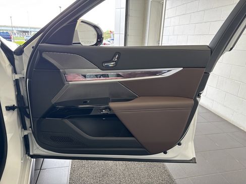 New 2026 BMW 740i xDrive image 59