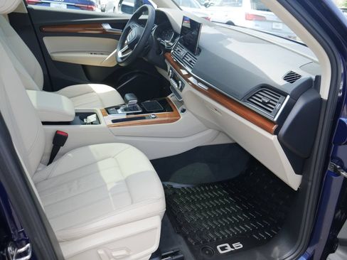 Used 2023 Audi Q5 2.0T Premium w/ Convenience Package AWD/4WD image 25