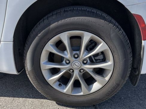 Used 2026 Chrysler Pacifica Select image 10