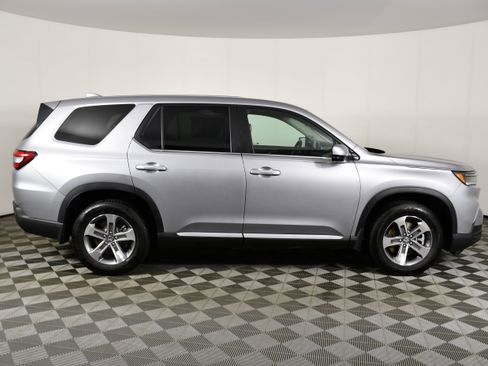Certified 2025 Honda Pilot EX-L image 5