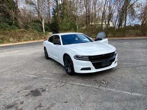 Used 2019 Dodge Charger SXT w/ Blacktop Package image 50