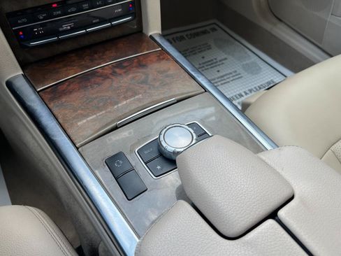 Used 2014 Mercedes-Benz E 350 4MATIC Wagon image 32