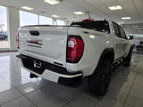 New 2025 GMC Canyon Elevation w/ Convenience Package image 3