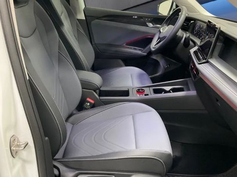 New 2026 Volkswagen Tiguan SE AWD/4WD image 9