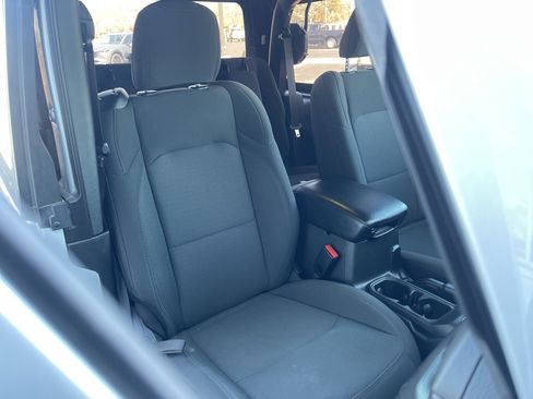 Used 2023 Jeep Wrangler Sport S image 33