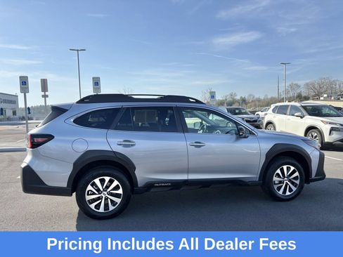 Used 2025 Subaru Outback Premium AWD/4WD image 8