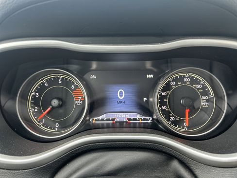 Used 2017 Jeep Cherokee Limited image 15