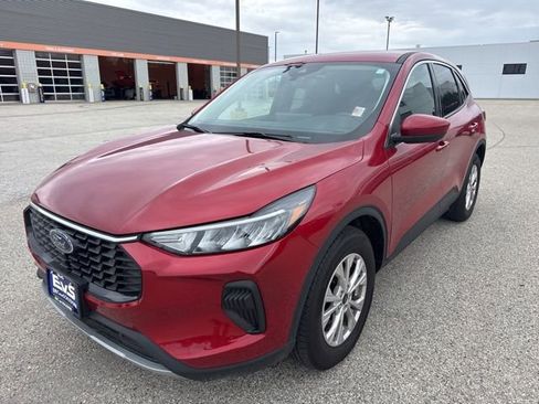 Used 2023 Ford Escape Active w/ Tech Pack #2 AWD/4WD image 7