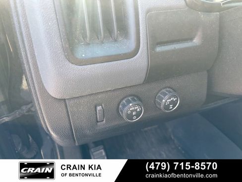 Used 2017 Chevrolet Colorado Z71 w/ Z71 Midnight Edition image 23