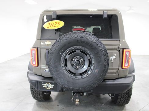 Used 2025 Ford Bronco Badlands AWD/4WD image 8