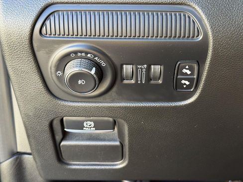 Used 2023 Jeep Wagoneer 4WD image 17