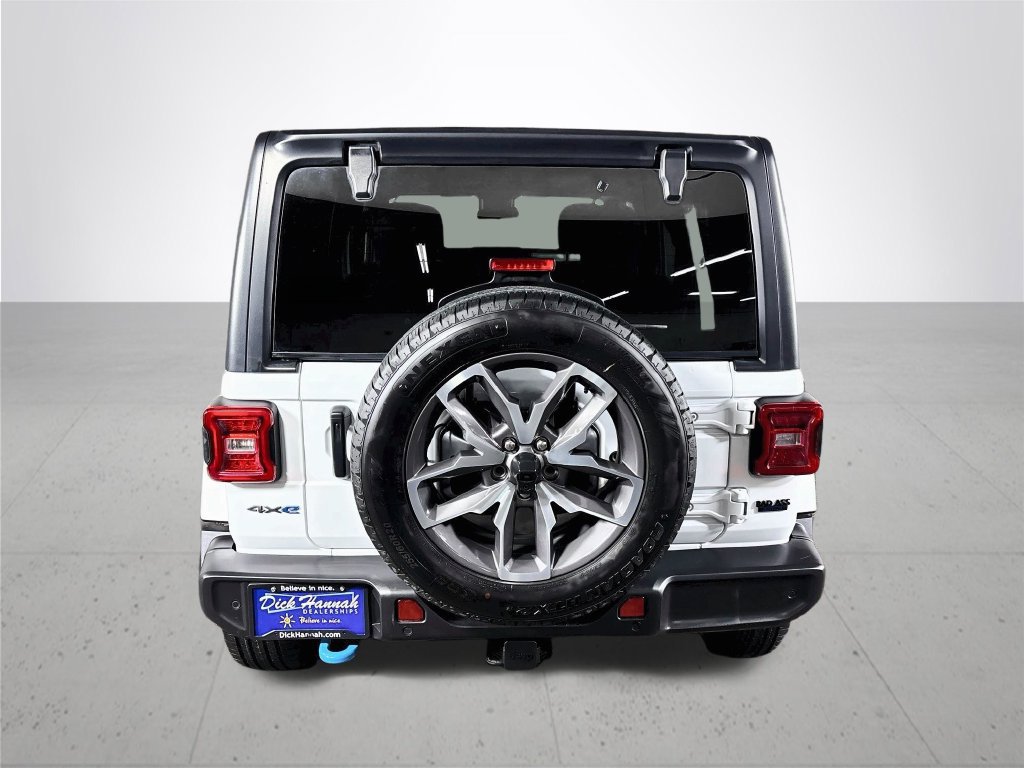 Used 2024 Jeep Wrangler Unlimited w/ Convenience Group AWD/4WD image 8