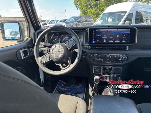 Used 2024 Jeep Wrangler Unlimited Rubicon 4xe AWD/4WD image 21