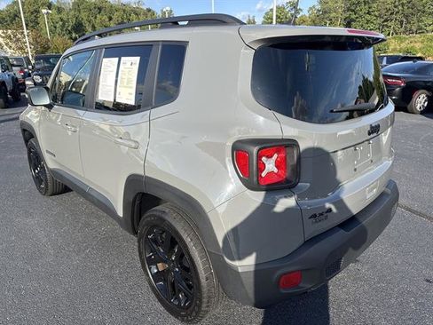 Used 2022 Jeep Renegade Altitude w/ Convenience Group image 7