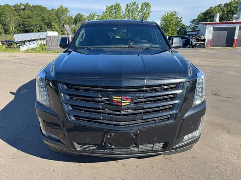 Used 2017 Cadillac Escalade Platinum AWD/4WD image 8