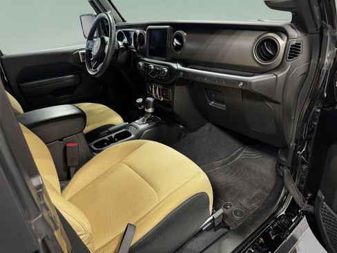 Used 2022 Jeep Wrangler Sport AWD/4WD image 10