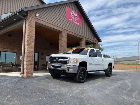 Used 2012 Chevrolet Silverado 2500 LT w/ Custom Sport Truck Package AWD/4WD image 27