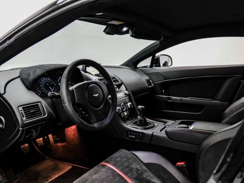 Used 2015 Aston Martin V8 Vantage GT RWD image 39