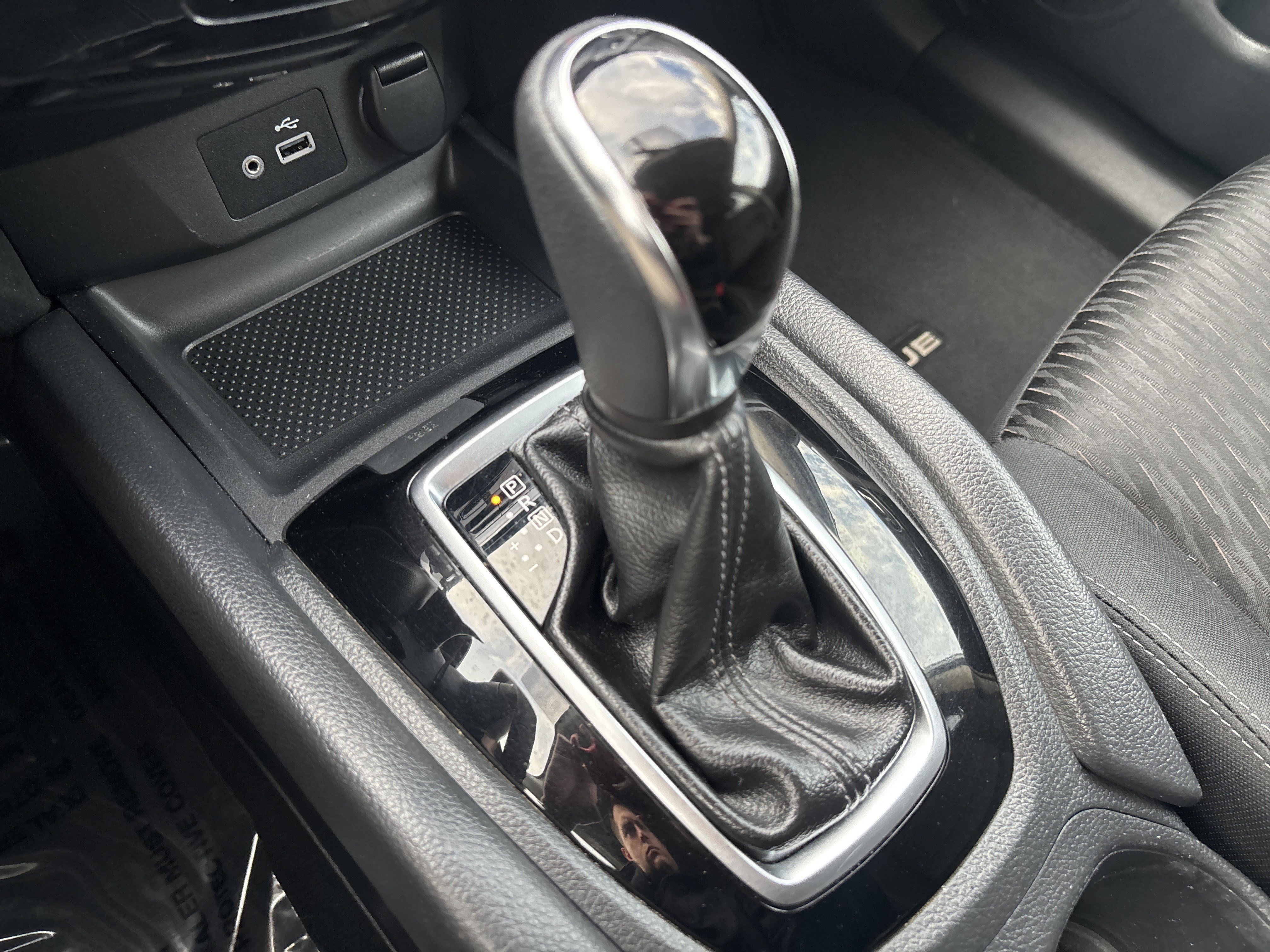 Used 2018 Nissan Rogue SV FWD image 16