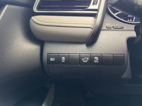 Used 2020 Toyota Camry LE image 8