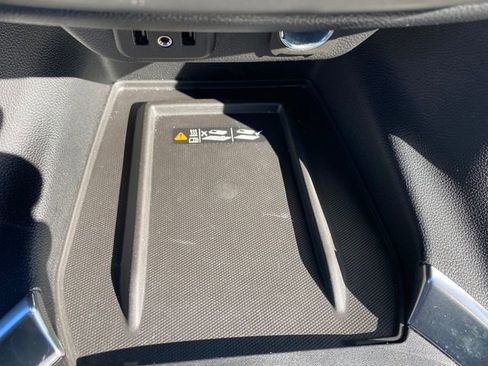 Certified 2023 Chevrolet Traverse LT image 24