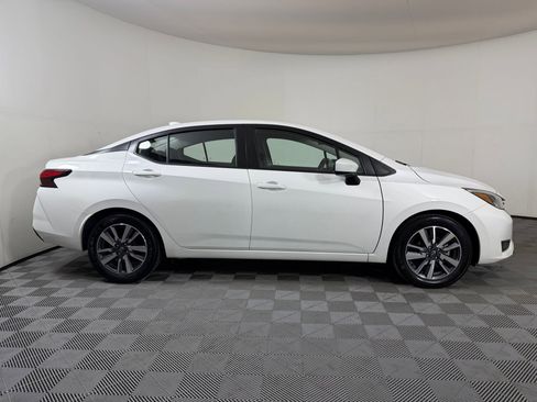 Used 2025 Nissan Versa SV FWD image 8