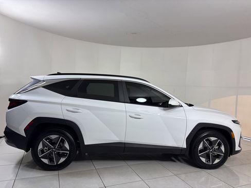 Certified 2025 Hyundai Tucson SEL FWD image 6