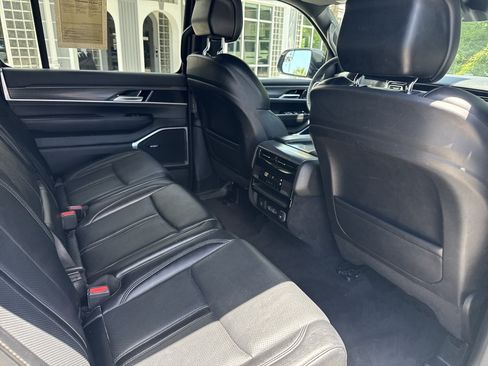 Used 2024 Jeep Wagoneer Series II w/ Flexible Seating Group RWD image 22