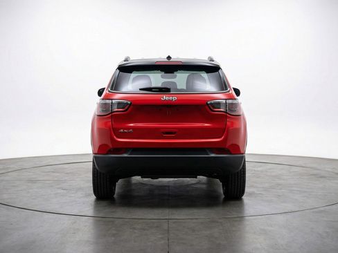 Used 2025 Jeep Compass Limited AWD/4WD image 6