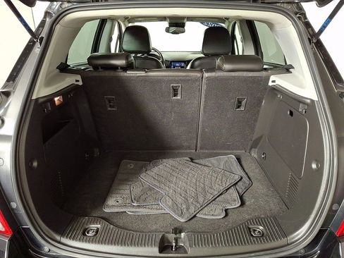 Used 2022 Chevrolet Trax LT w/ LT Convenience Package image 27