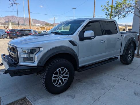 Used 2018 Ford F150 Raptor w/ Equipment Group 802A Luxury AWD/4WD image 3