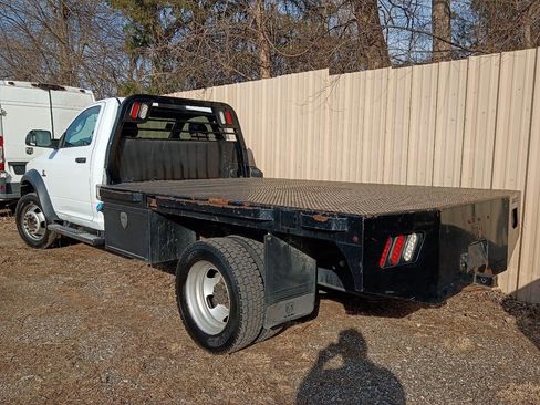 Used 2018 RAM 5500 Tradesman w/ Power & Remote Entry Group image 7