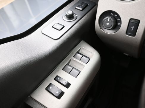 Used 2015 Ford F250 Lariat w/ Lariat Ultimate Package image 24