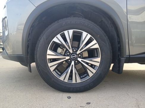 Used 2023 Nissan Rogue SV FWD image 7
