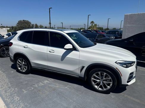 Used 2022 BMW X5 xDrive40i w/ Parking Assistance Package AWD/4WD image 4