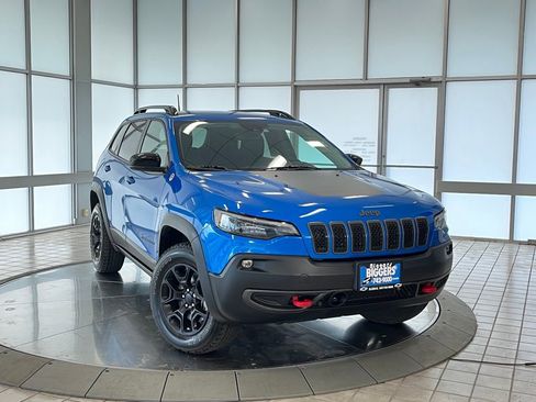Used 2022 Jeep Cherokee Trailhawk w/ Premium Leather Package image 2
