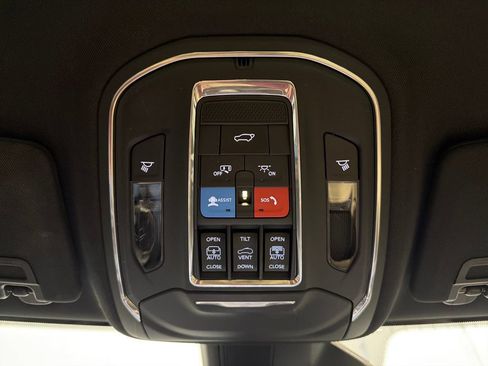 Used 2023 Jeep Grand Cherokee L Limited w/ Luxury Tech Group II AWD/4WD image 27