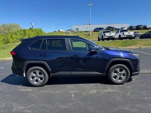 Used 2025 Toyota RAV4 XLE AWD/4WD image 2